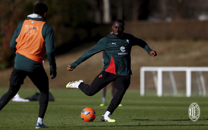 开云官网-米兰队发布训练组图备战新赛季|ac米兰_新浪体育_新浪新闻