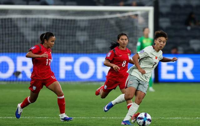 开云下载-女足亚洲杯！2-0，王霜世界波吊射！中国队开门红，击败孟加拉国